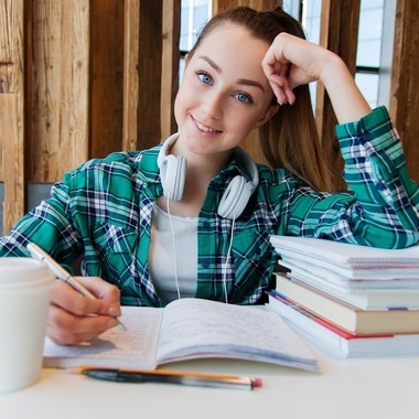 Rekrutacja na studia w WSHiG w języku rosyjskim